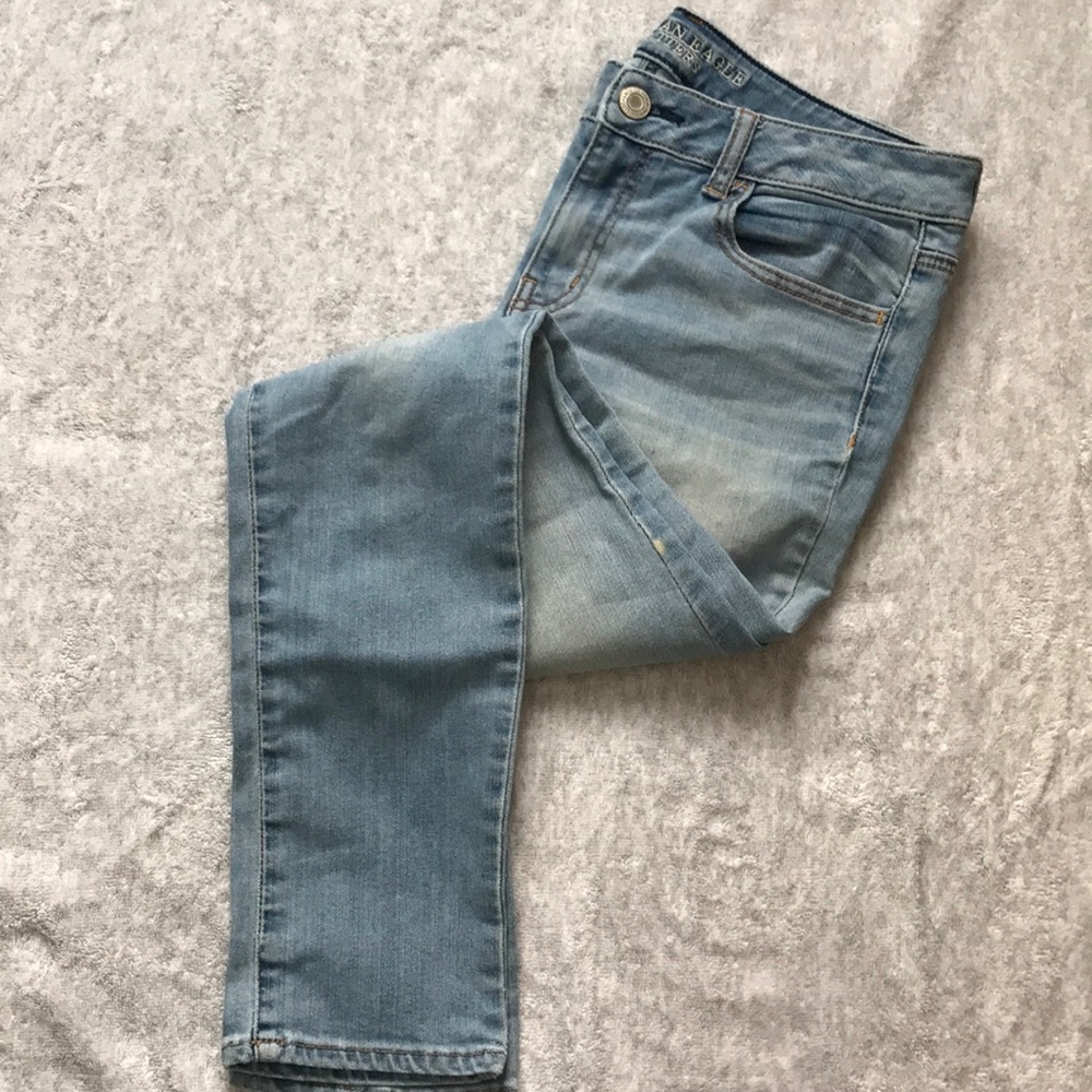 Light Wash American Eagle Skinny Jeans